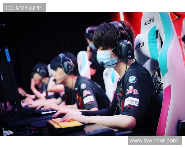 FPX战队的节奏掌控与战术演变分析探讨 FPX战队的节奏掌控与战术演变分析探讨