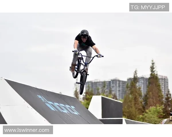 广州滑板队在极限运动世界杯中的精彩表现与力量分析